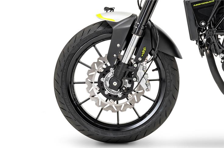 Braking hardware consists of a 280mm disc with a four-piston caliper on the front and a 240mm disc with a single-piston caliper at the back.