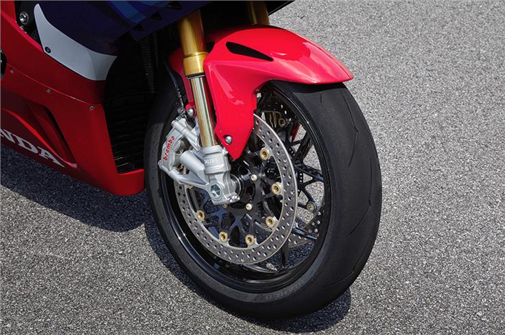 The SP variant gets Brembo's top-level Stylema brakes