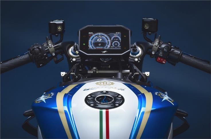 A 5.0-inch colour TFT display serves as the interface to toggle through a vast menu and alter the Brutale&#8217;s 8-level traction control system and rider modes. 