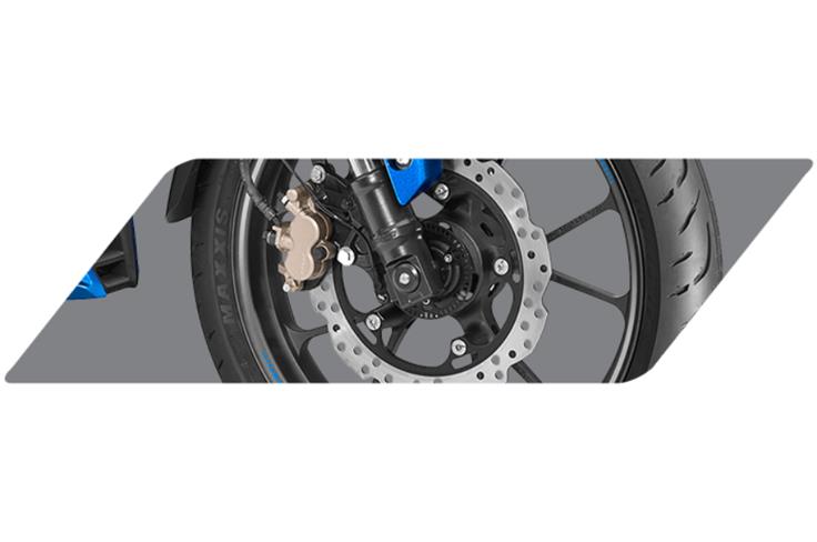 Disc brakes at either end and a single-channel ABS are standard equipment.
