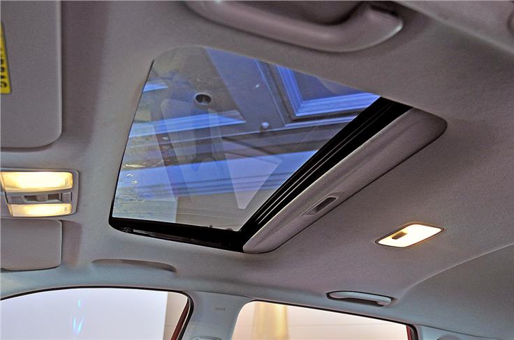 The i20 features an automatic sunroof on the higher trims