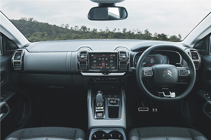 The dashboard gets some funky design elements such as the split air-con vents. 8.0-inch touchscreen and 12.3-inch digital instrument cluster part of standard kit.