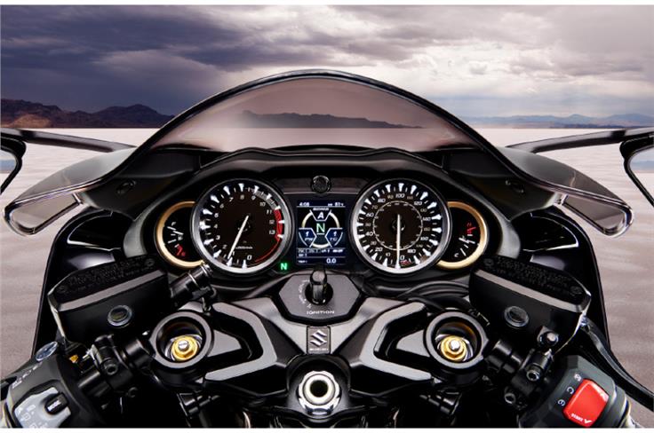The Active Data display shows includes real-time display of the lean angle, front and rear brake pressure, rate of acceleration, and throttle position.
