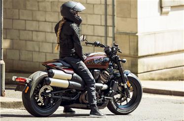 Twin barrel exhausts add to the looks of the Sportster S. 