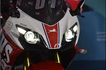 TVS' newly-introduced 'Built to Order' customisation program allows buyers to put their racing number on the windscreen.