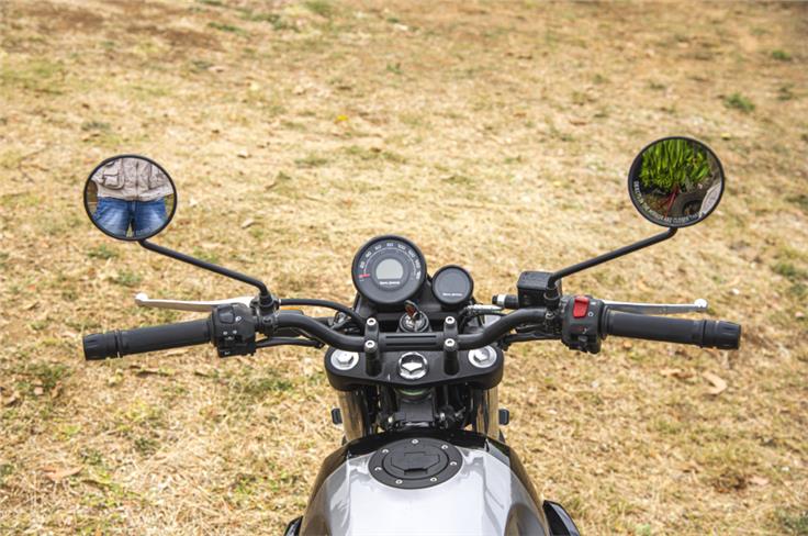 The Scram 411's instrument cluster is similar to that on the Royal Enfield Meteor 350.