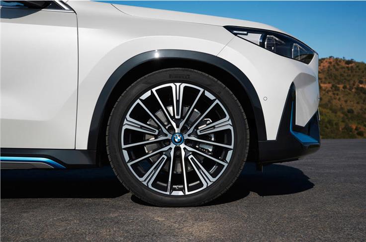 2022 BMW iX1 wheels