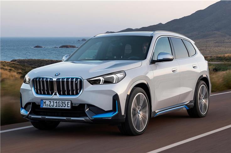 2022 BMW iX1 front-quarter