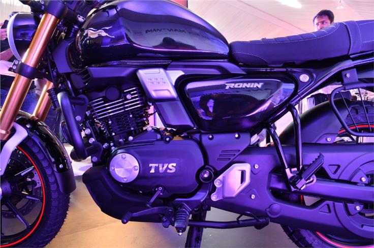 Powering the Ronin is a 225cc oil-cooled engine producing 20.4hp at 7750rpm and 19.93Nm at 3750rpm. TVS says it has focused on achieving a flat torque curve.