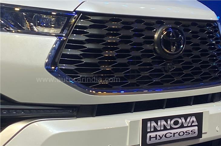 Toyota Innova Hycross grille