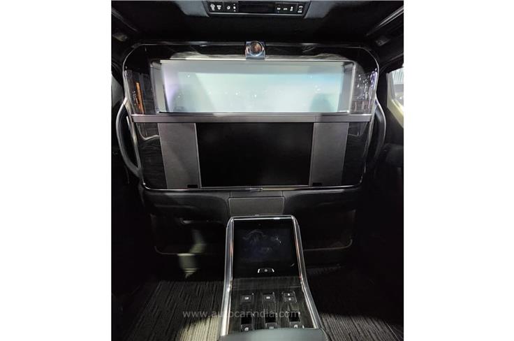 Lexus LM 300h rear seat entertainment unit