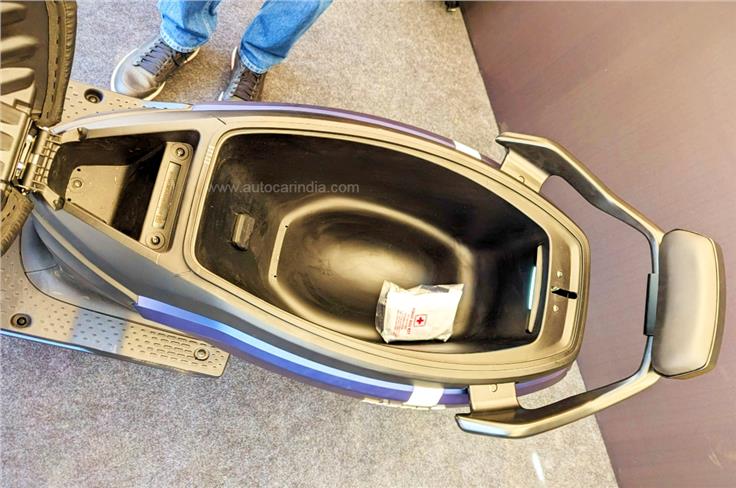 The Rizta gets a 34 litre underseat storage compartment and an optional 22 litre frunk.