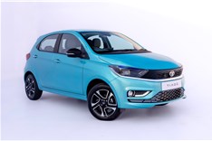 2025 Tata Tiago image gallery