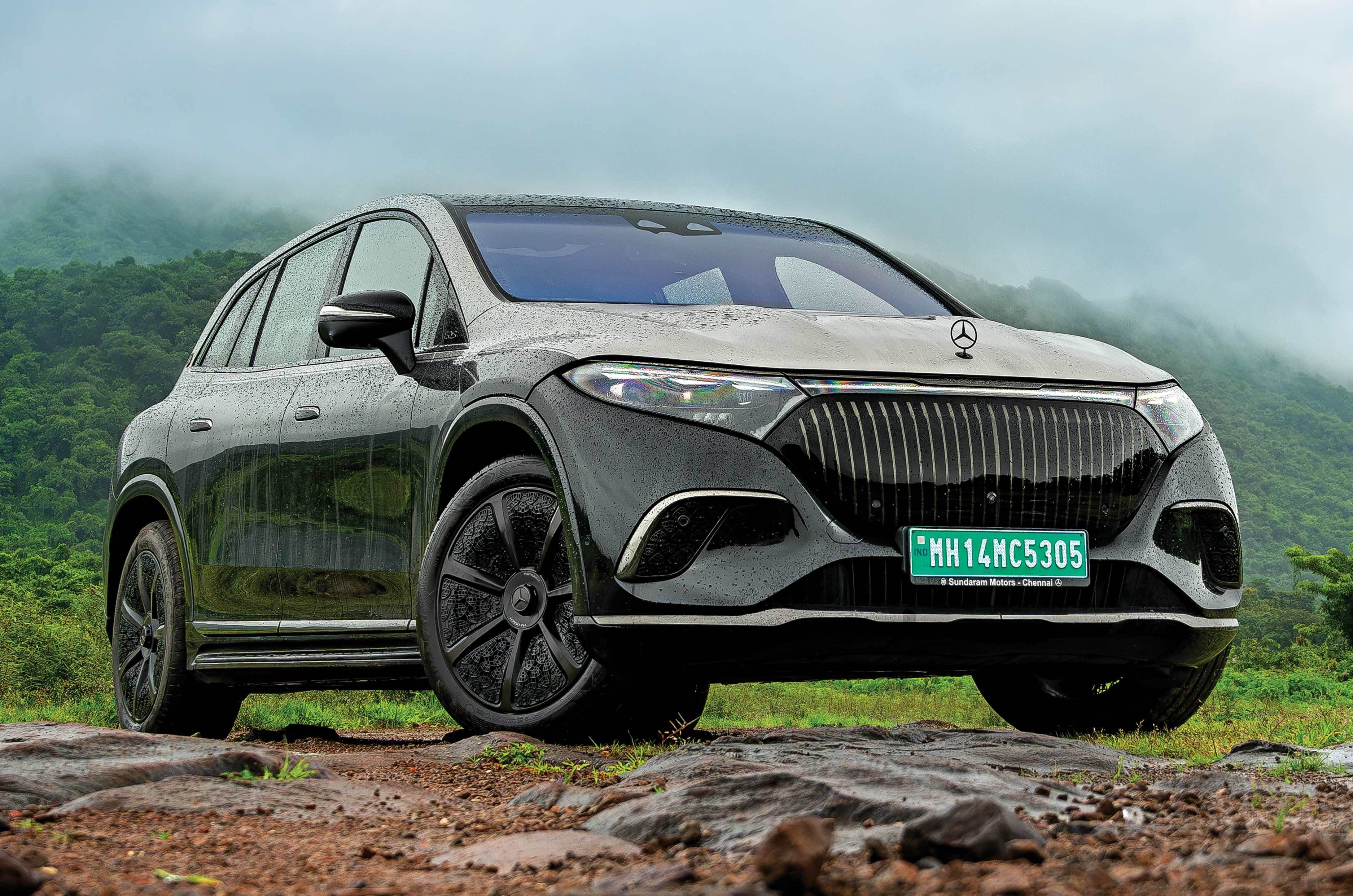 Mercedes-Maybach_EQS_SUV_680_Night_Series_Front_Quarter_Static Mercedes-Maybach_EQS_SUV_680_Night_Series_Front_Quarter_Static