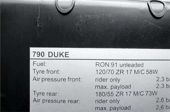 KTM-790-Duke-fuel-rating
