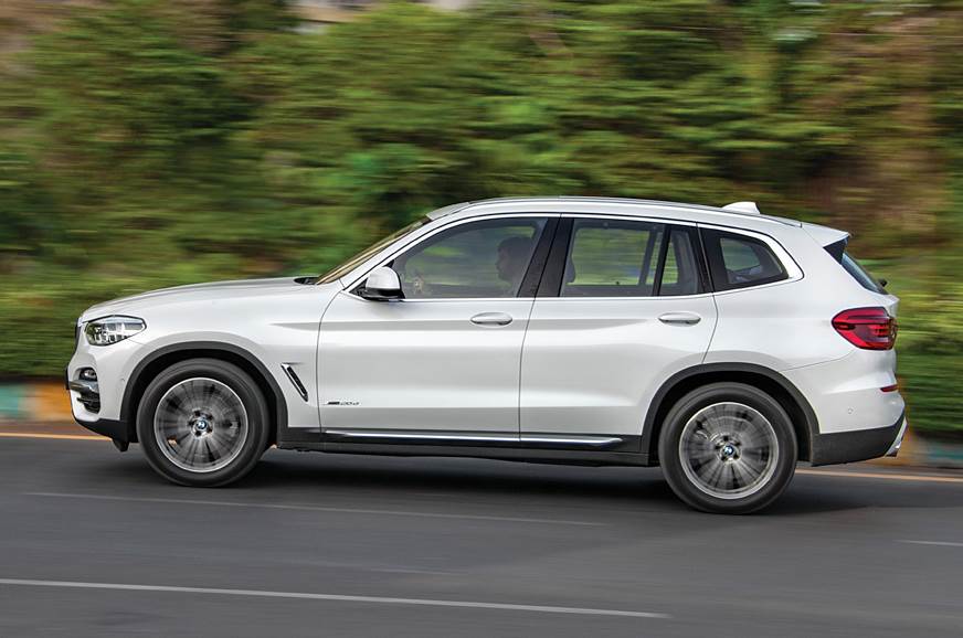 BMW X3 side action