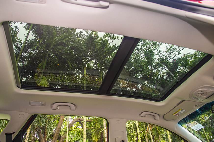 MG Hector petrol-automatic red sunroof