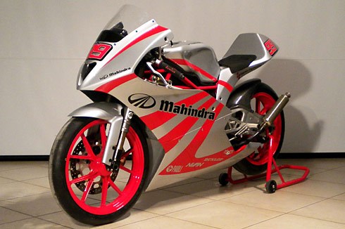 Mahindra unveils MotoGP 2011 team