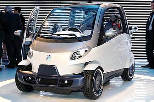 Piaggio reveals new city car