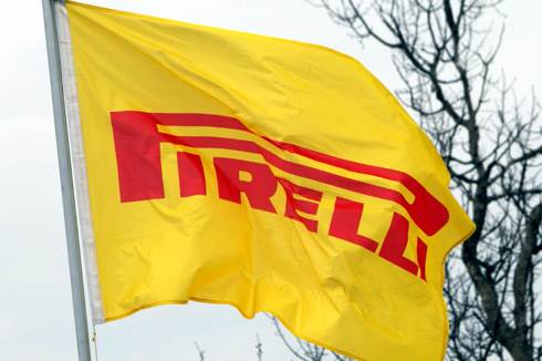 Pirelli wins F1 tyre deal 