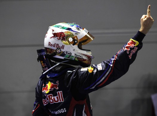 Vettel dominates at Singapore