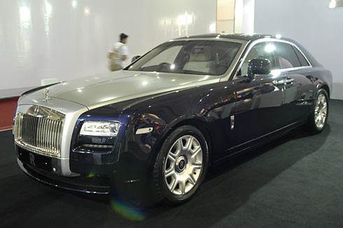 Rolls Royce posts record sales