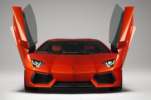 Lamborghini Aventador revealed