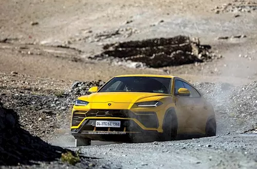 Refreshed Lamborghini Urus expected to debut in August