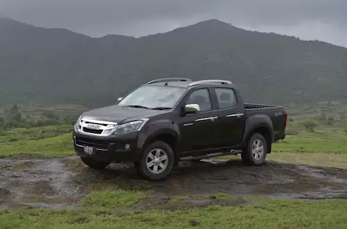 Isuzu Motors India makes D-Max V-Cross available for arme...