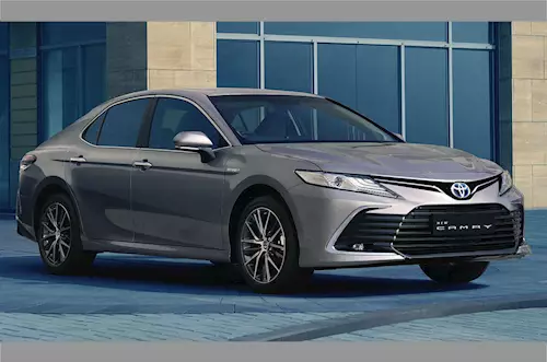 2022 Toyota Camry facelift launched at Rs 41.70 lakh