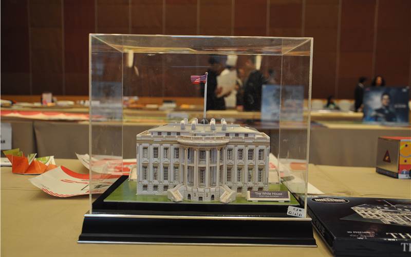 The architectural sample of the White House gave the jury a panoramic view of the real one in detail