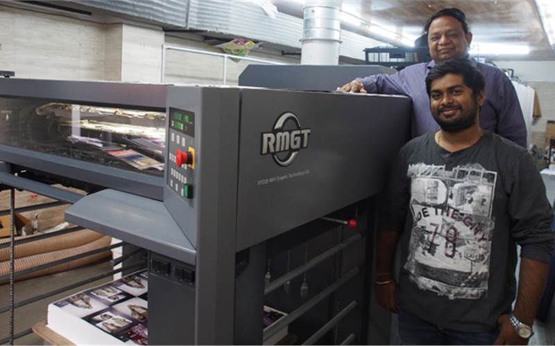 In times, when commercial print firms are diversifying into packaging, this saree box maker in Surat, Ankan Offset has moved to commercial printing with a new firm, SS Graphics and a brand new RMGT 920 four-colour plus coater press