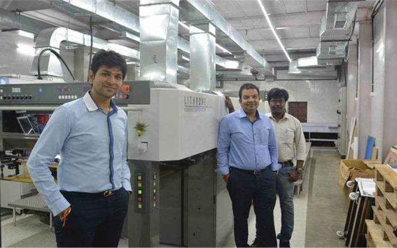 SRK Creative’s offset business, Shine Image, brought in a brand new Komori Lithrone A37, a four-colour plus coater. This is two years after it installed its first refurbished Komori 528 five-colour plus coater