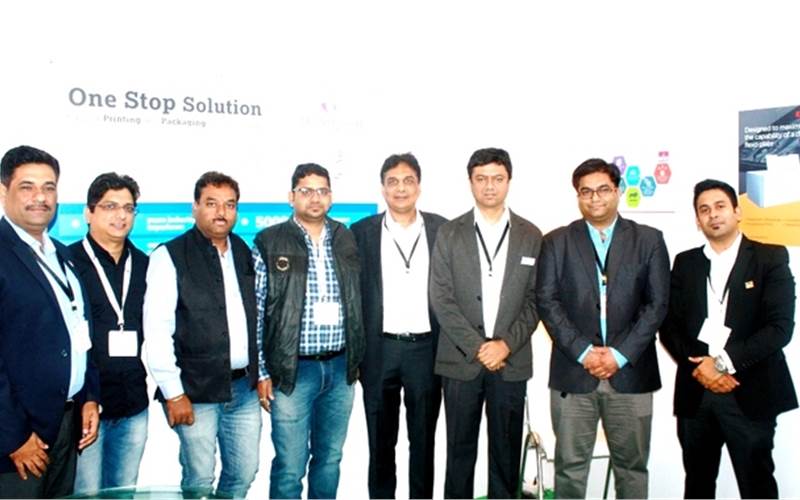 Guru Ji Graphics, a well known CTP house in Patparganj Industrial Area in New Delhi made an investment in Kodak Flexcel NX flexo CTP through Monotech Systems during Labelexpo India 2016. Vimal Paliwal of Guru Ji Graphics (fourth from left) and others at Labelexpo