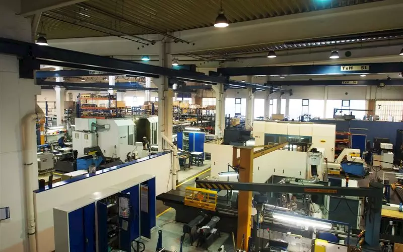 Kama's facility in Dresden is spread across a 5000 sq/m greenfield area with automations in place to produce more than 100 machines a year. The company currently manufactures 50 on-demand machines a year