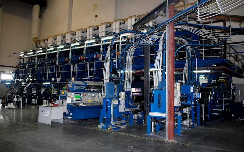 High printing speed up to 40,000 copies per hour can be achieved
