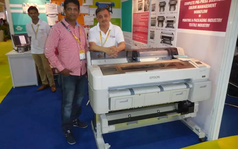 (r) Colour specialist, Hemanshu Desai of Venus Infotech, said, &#8220;You can create accurate film positives and negatives by using an Epson printer and a Harlequin RIP bundled with a software which is part of the Epson package.&#8221; Venus Infotech had demos on the Epson T5270 kit