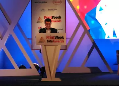 Hormazd Sorabjee welcomes the print delegates at PrintWeek India Awards 2016