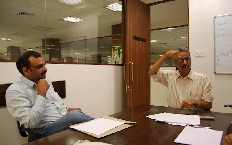 Face to face at the PrintWeek India office (l-r): Sawant of Superlekha and Shetty of The Print Works
