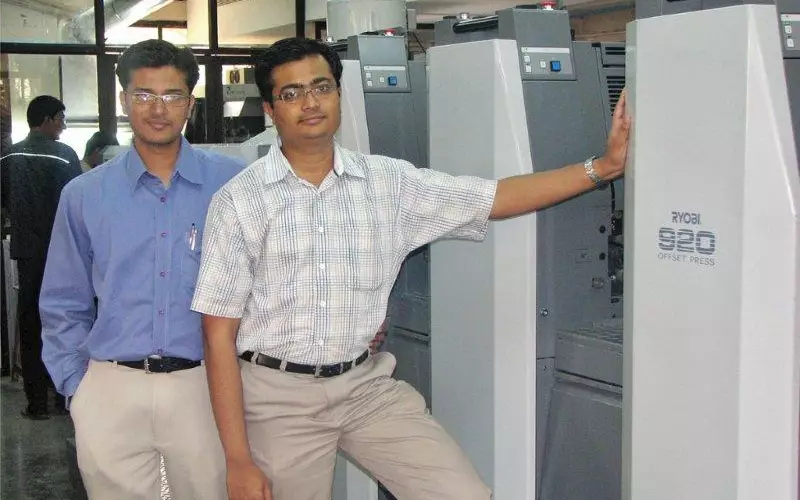 Ugar brothers, Abhijit and Mandar of Pune-based Vikram Printers say that the 920&#8217;s fast turnaround time makes it a perfect press for short run jobs