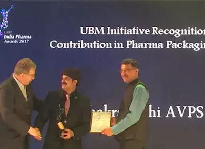 Chakravarthi AVPS  honoured at India Pharma awards
