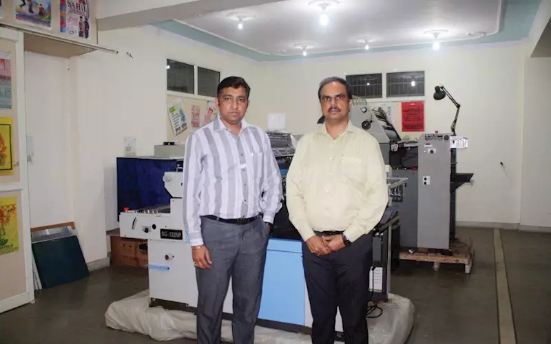 (l-r) Rajesh Batra, CEO, Sahil Graphics with Shafiq Ahmed, MD, Sahil Graphics