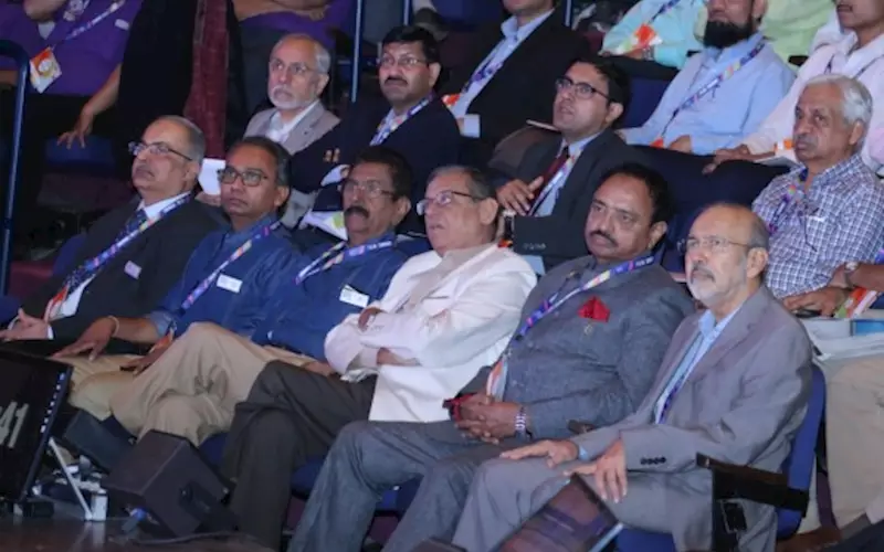 At the Print Summit, spotted in the first row were Kamal Chopra, president of the All India Federation of Master Printers and his comrade Anand Limaye, the honorary general secretary were in attendance. One also spotted Pranav Parikh, chairman and managing director of TechNova