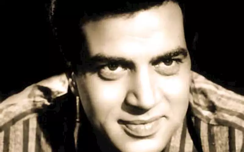 Dharam Singh Deol (Dharmendra) has acted in blockbusters like  Sholay  claims to owe his success to the print industry. Thanks to the poster of &#8216;Spot The Talent&#8217; contest in the Printed Filmfare  magazine that Dharam grabbed his first movie - &#8216;Dil Bhi Tera, Hum Bhi Tere&#8217; (1960).