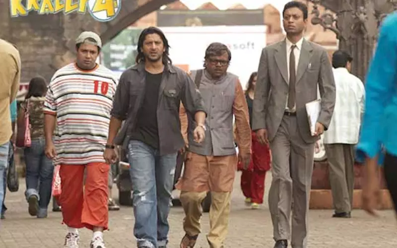 Arshad Warsi, is impressed by the poster of Reservoir Dogs. He feels that the poster&#8217;s yellow background was as effective as could be. He believes that the red font adds to the effect