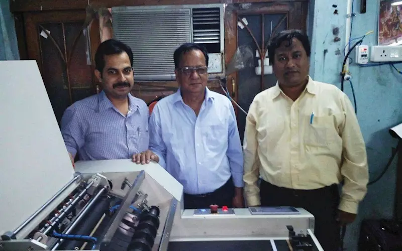 Mumbai-based, Hi-Tech Systems have installed a DG binder extra hotmelt glue automation album binding machine at Sood Studios in Ludhiana. Parag Shah, the head at Hi-Tech, said, “The DG binder extra from Kisun, South Korea allows binding offset as well as photo paper. The machine has the capacity to bind up to 250 albums per day in a single shift”