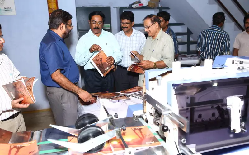 K C Sanjeev of Welbound in discussion with top print CEOs about effectiveness of binding required for printed books