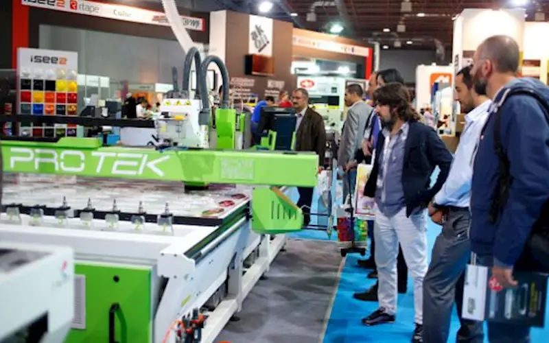 visitors watch a live demonstration at Fespa Eurasia 2014