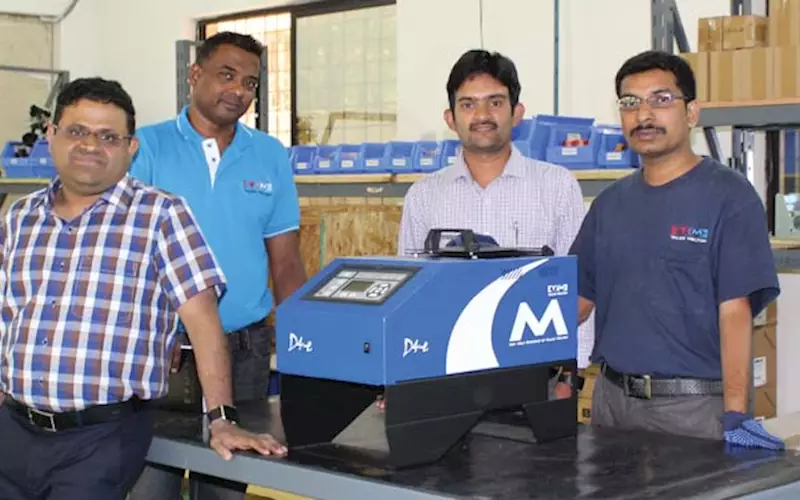 Team Valco Melton with its star product D4-e. Ravi Kiran (l): "We can manufacture 500 systems in a year"