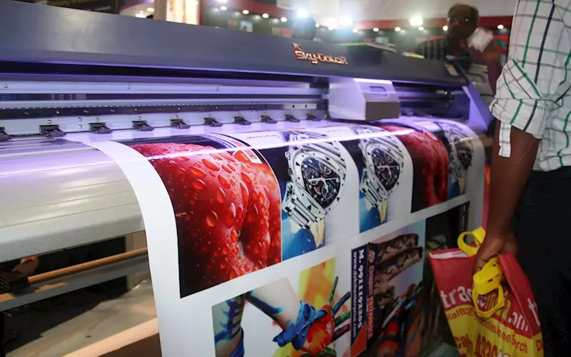 There are around 1000-plus signage printers in Delhi NCR, of which around 20% utilise mid and high-end equipment to deliver solutions. The rest 80% of the market is scattered between mid-and entry-level printers and jobbers
